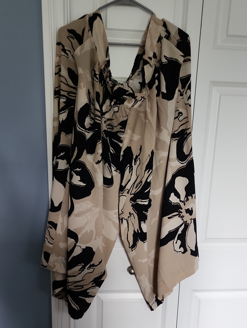 Adrianna Papell Wide Leg Beige and Black Printed Pants